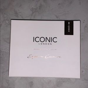 Iconic eyebrow cushion in medium